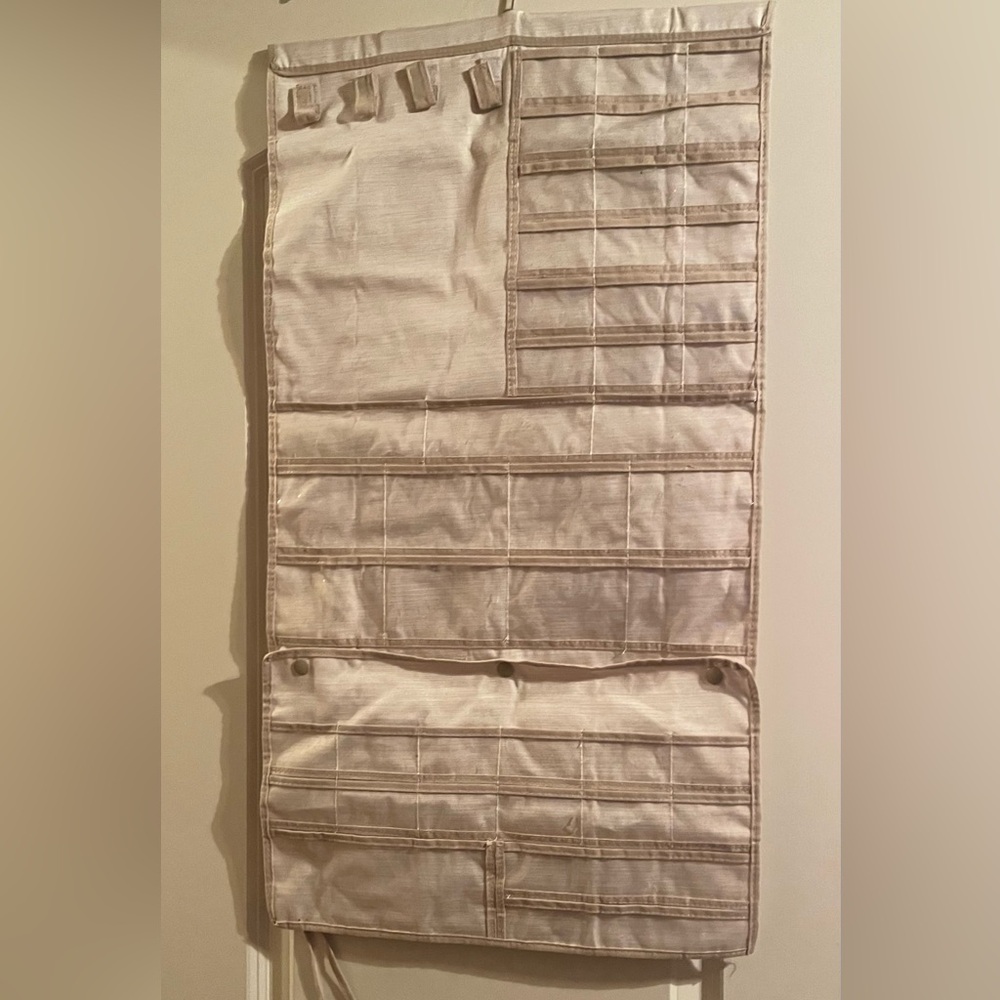 JEWELRY OVER DOOR ORGANIZER Tan Folds up for travel No Flaws/Dual sided LIKE NEW